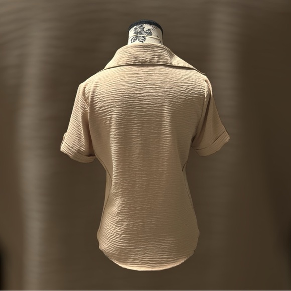 Bottom down collard top - Picture 2 of 3